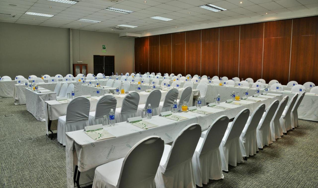 Cresta Lodge Harare Exterior photo