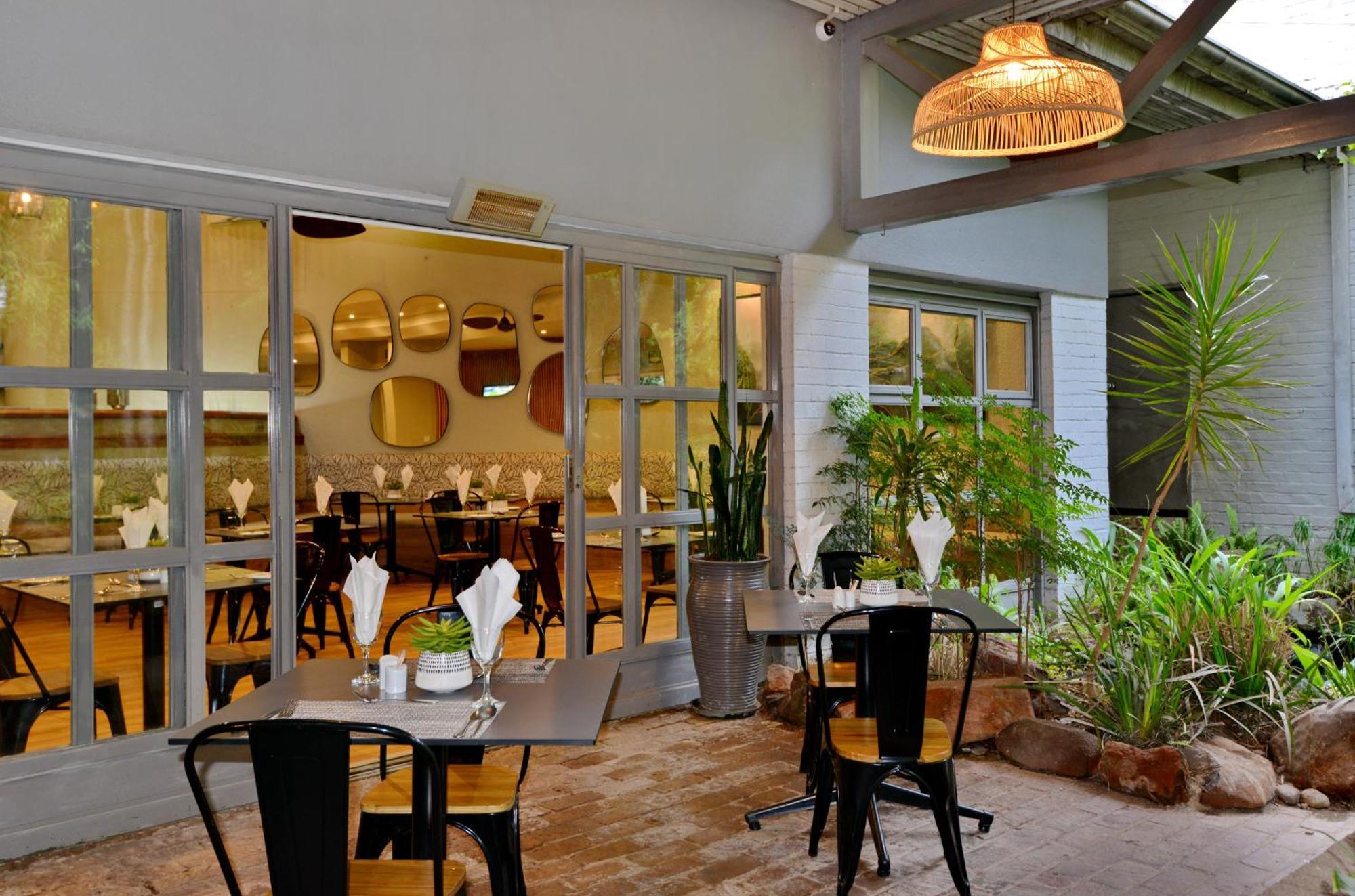 Cresta Lodge Harare Exterior photo